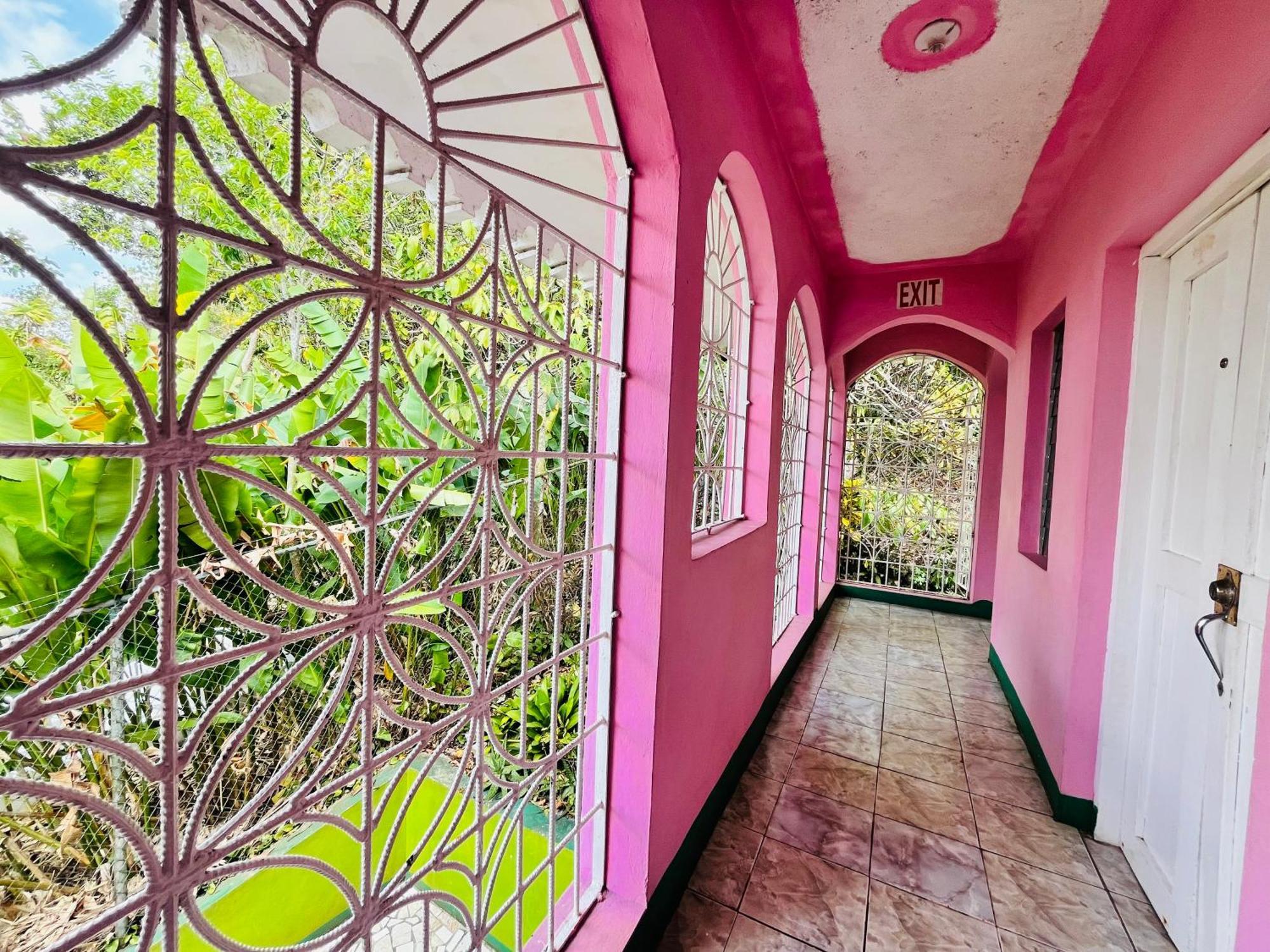 Nine Miles Cultural Hangouts And Tours Stepney Bagian luar foto